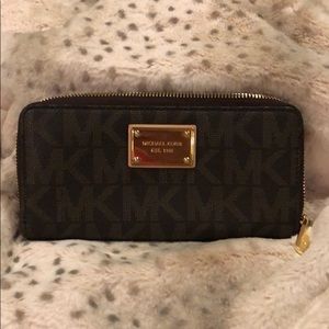Michea Kor’s Wallet